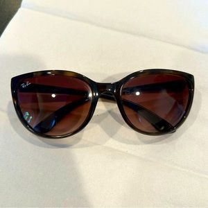 Raybands women’s sunglasses